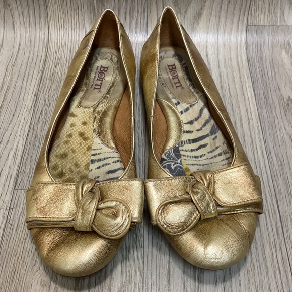 🍁2/$25 🍁 BORN Flats - Picture 2 of 9